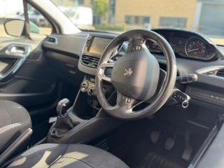 /photos/12412/78f7bf1d-de35-4409-b068-c3c8affe3907_i320x240.jpg