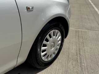 /photos/12412/8e070d3d-e340-415c-837a-0cbea800bd96_i320x240.jpg